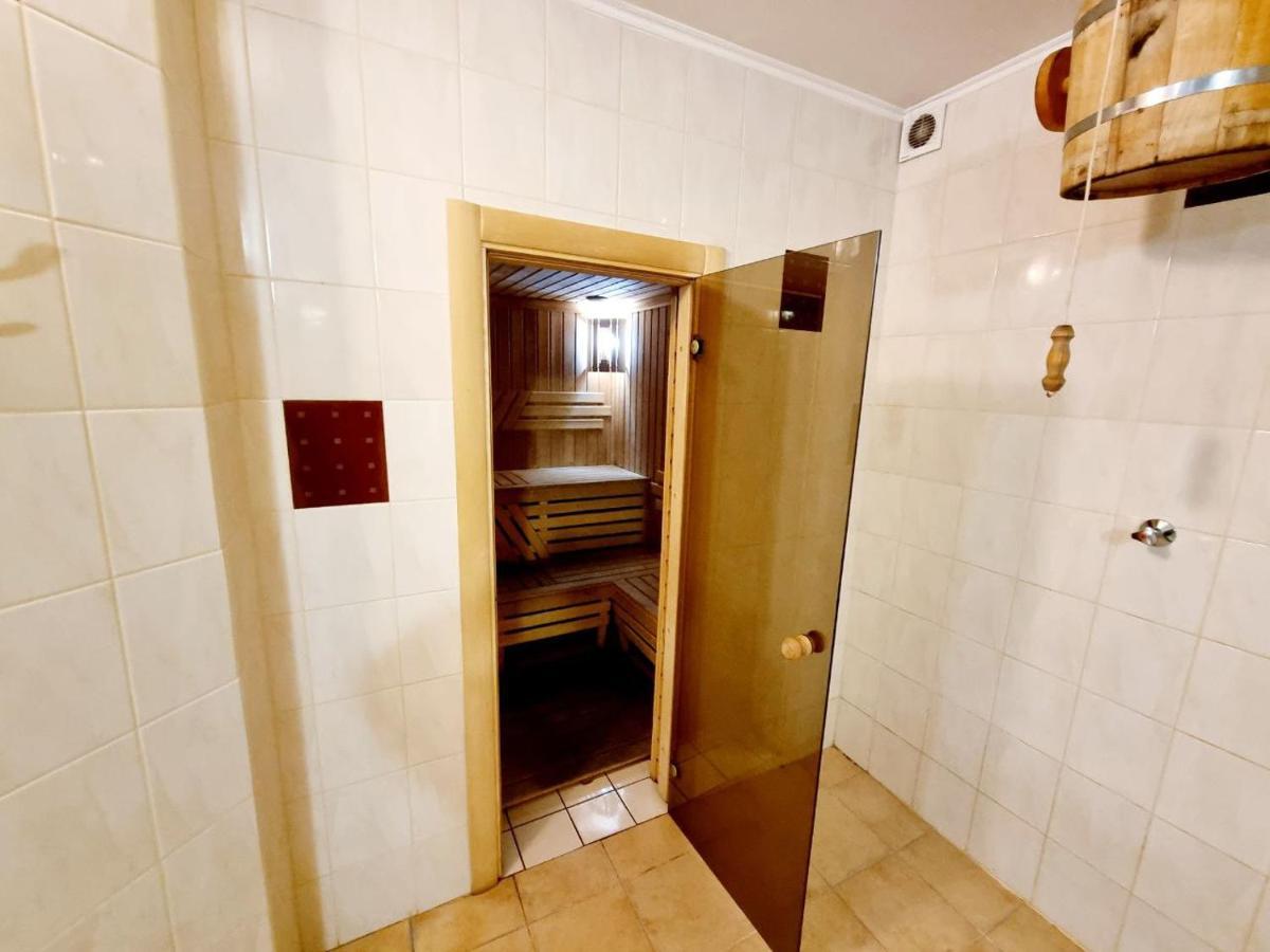 Helen Hotel Mykolaiv Exterior foto